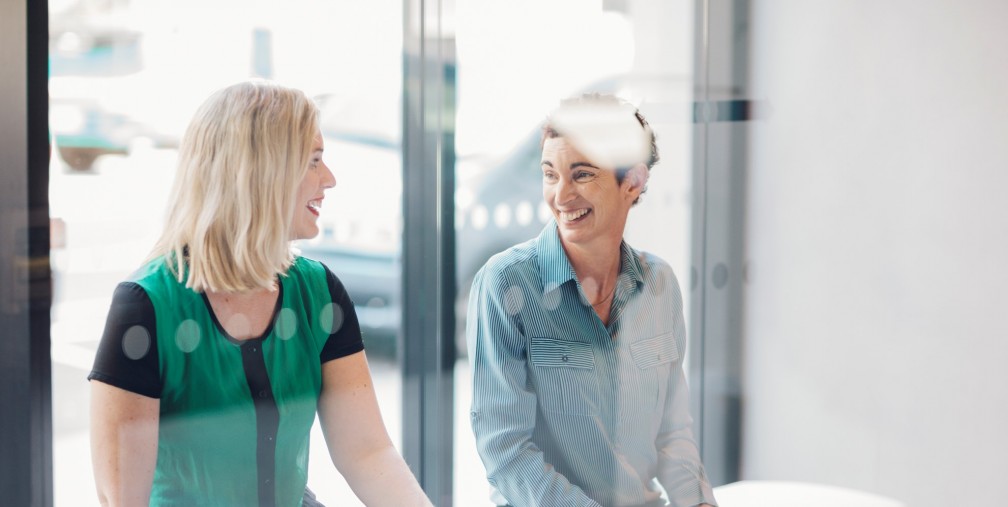 2017 PhotoShoot Alicia and Sarah web 1008x507